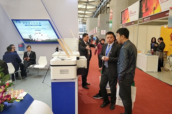 為客戶(hù)介紹CX-9500