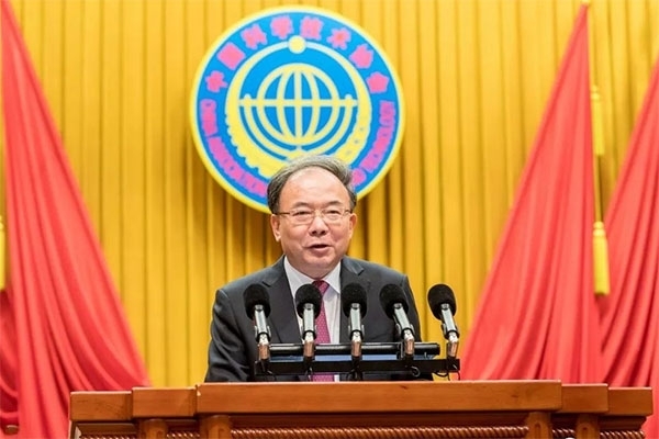 省委常委、市委書記李小敏在開幕式上講話