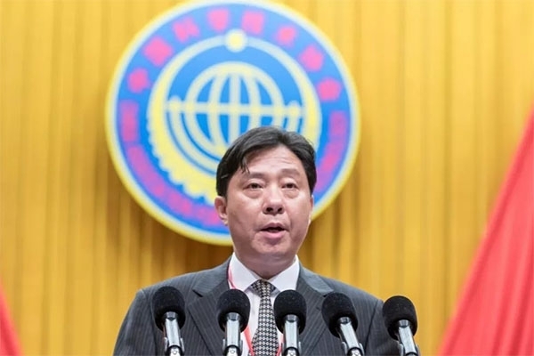 市科協黨組書記、 副主席陳曉華作工作報告